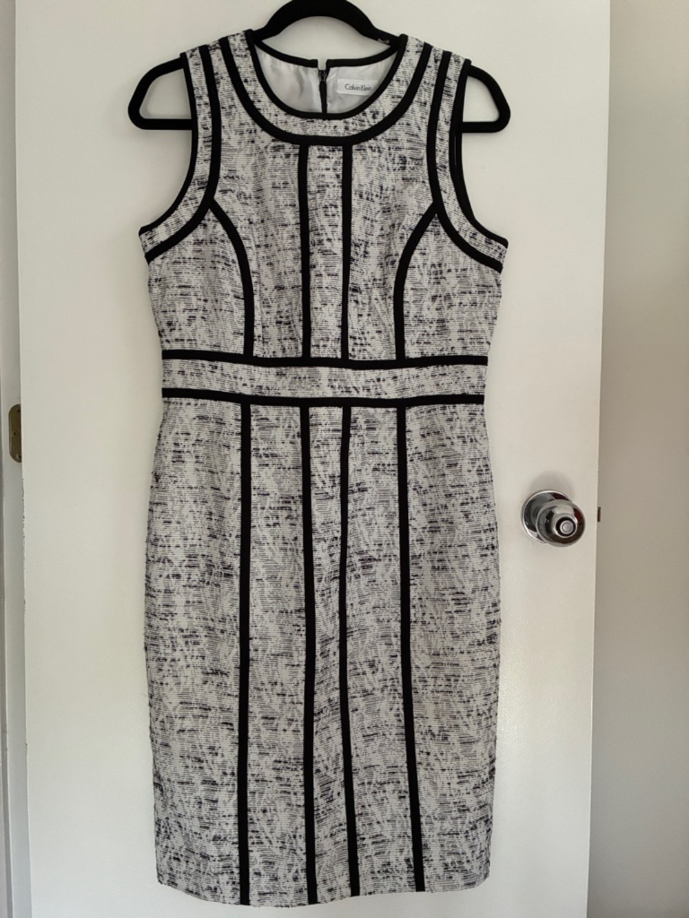 Calvin Klein White Sheath Dress with Black Trim Size 8 Back Zipper Fully Lined